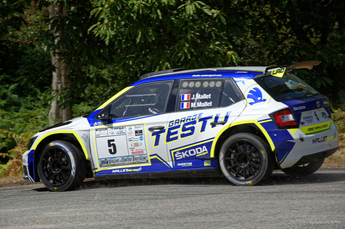 Julien MALLET copilote Mathieu MALLET termine à la 2e place du classement général sur SKODA Fabia et 1er dans le groupe F-RC2 et 1er en classe Rally2