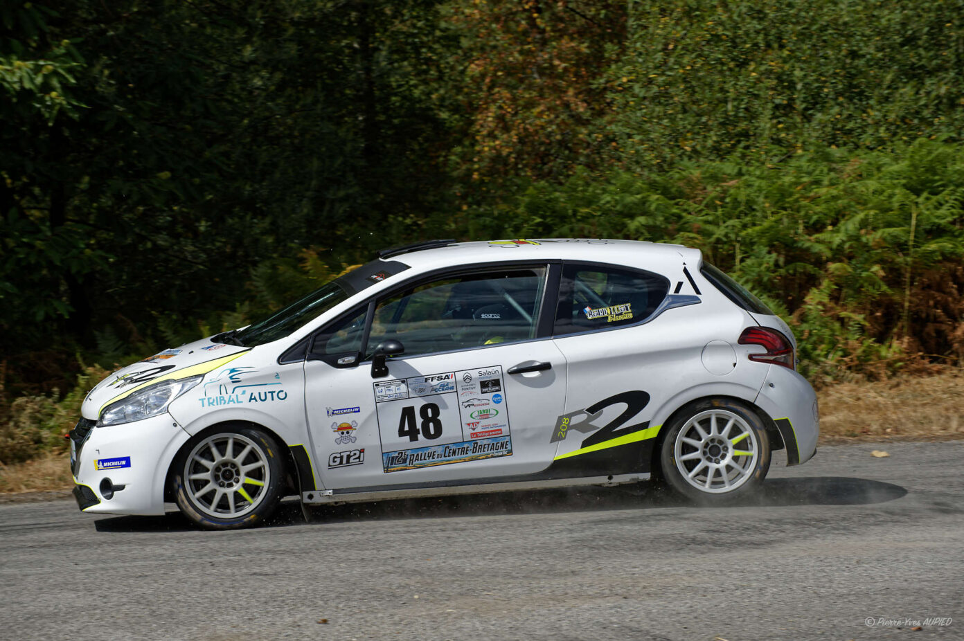 Florian CORDILLOT copilote Meggy BILHOT termine à la 8e place du classement général sur PEUGEOT 208 VTI et 1er dans le groupe F-RC4 et 1er en classe R2