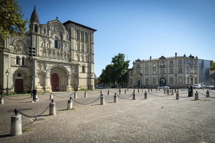 Quartier de la gare nouveau départ, Eglise Sainte-Croix, Bordeaux