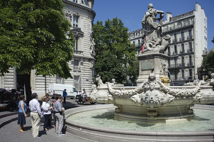Quartier préfecture : plongée dans l'architecture du XIXème siècle Place de la Préfecture Marseille