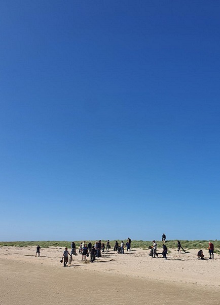 Ramassage des déchets sur le littoral de la Réserve de Beauguillot  Sainte-Marie-du-Mont