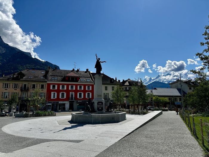 Rive droite de la Sallanche : évolution et modernité, Gare SNCF de Sallanches, Sallanches