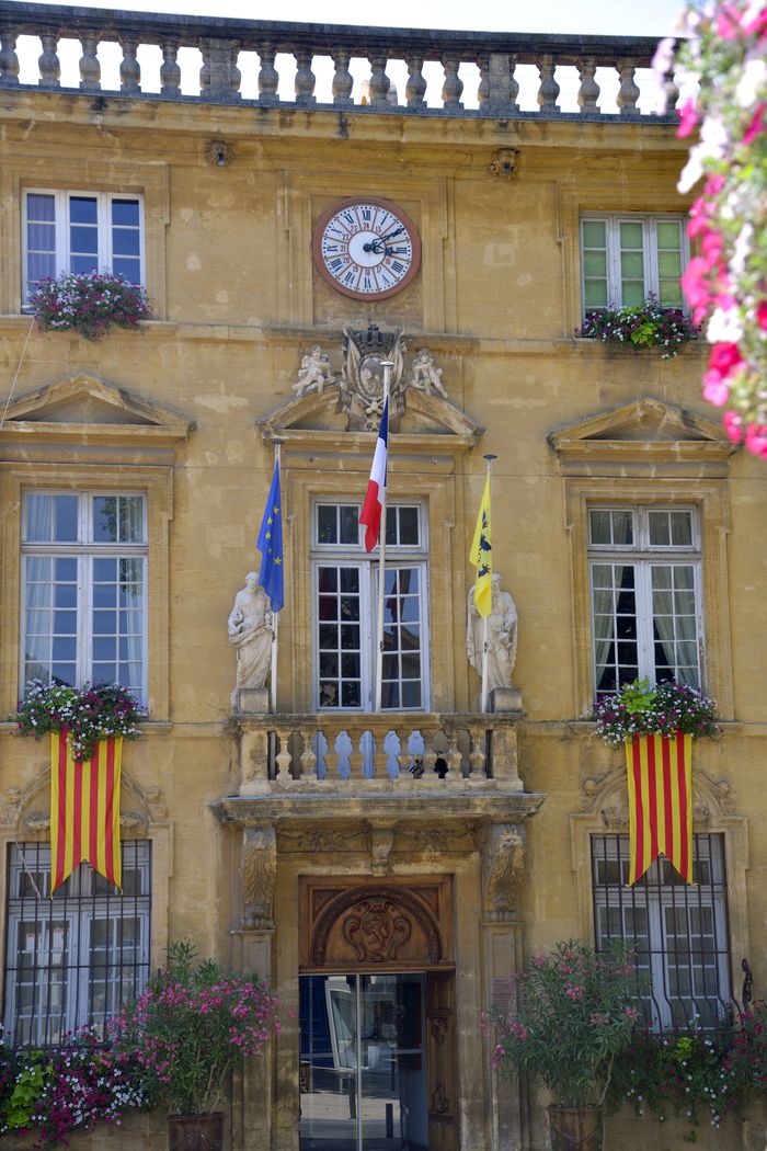 « Salon-de-Provence, les hommages à Adam de Craponne », Hôtel de ville de Salon de Provence, Salon-de-Provence