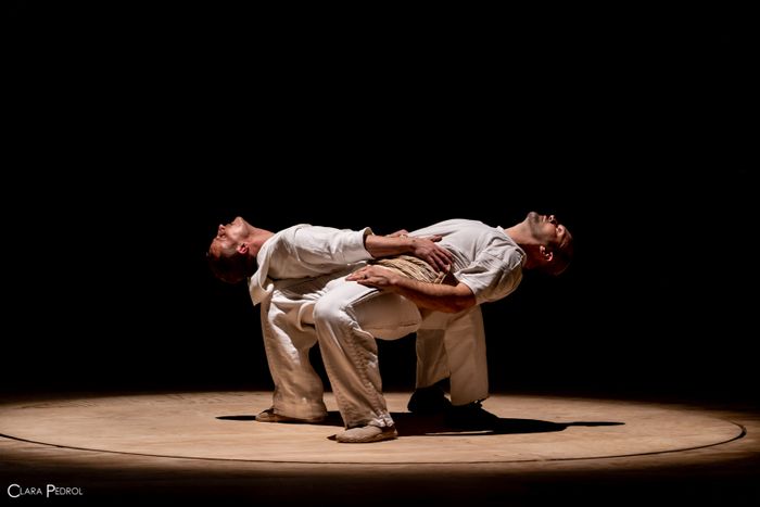 Secrets • Compagnie de Cirque « eia », Le Kiwi (Place Jean Jaures), Ramonville-Saint-Agne