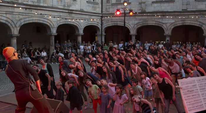 Spectacle « Bal de la compagnie Pernette », Siège CCAPV Saint André les Alpes, Saint-André-les-Alpes