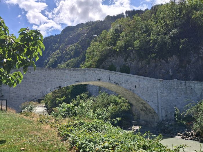 Sur le Pont de Cluses on y danse…, Pont-Vieux, Cluses