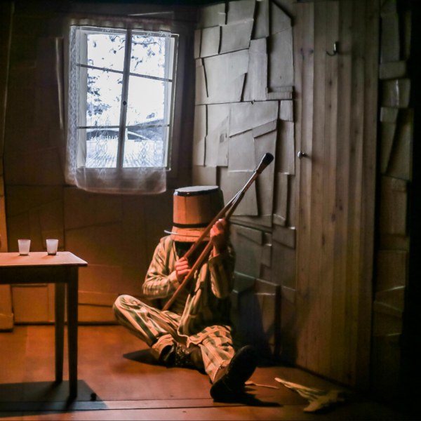 Théâtre immersif et gestuel