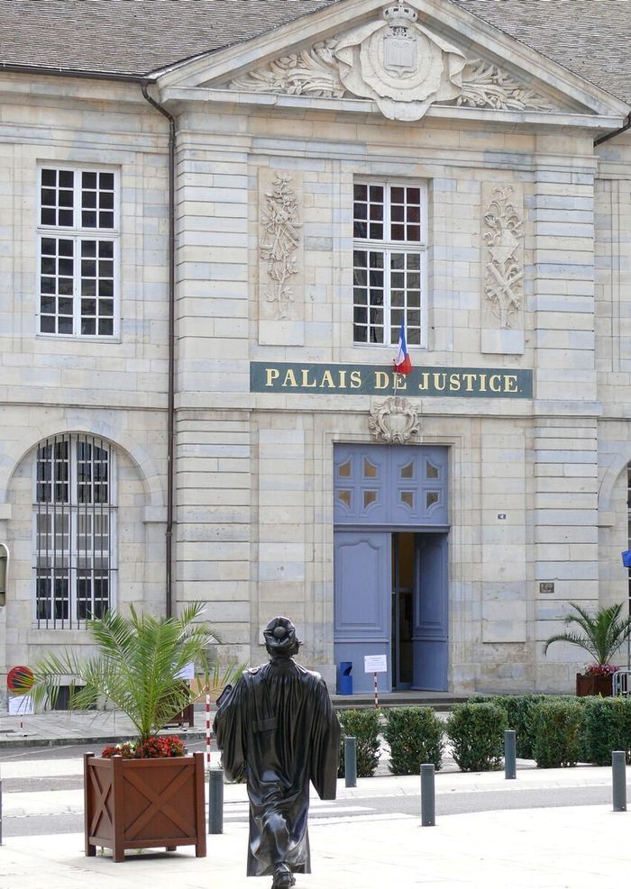 Tribunal judiciaire de Vesoul, rencontre avec des professionnels, reproduction d’une scène de crime, découverte des métiers de la justice, Tribunal judiciaire, Vesoul