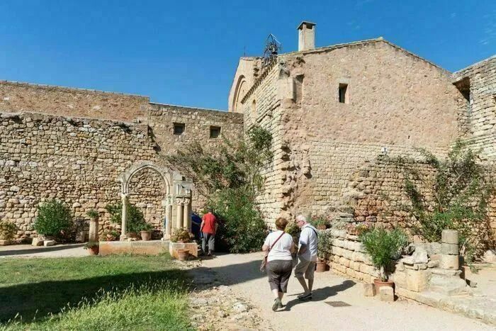 Venez découvrir la spectaculaire renaissance d’une abbaye oubliée…, Ancienne abbaye de Fontcaude, Cazedarnes
