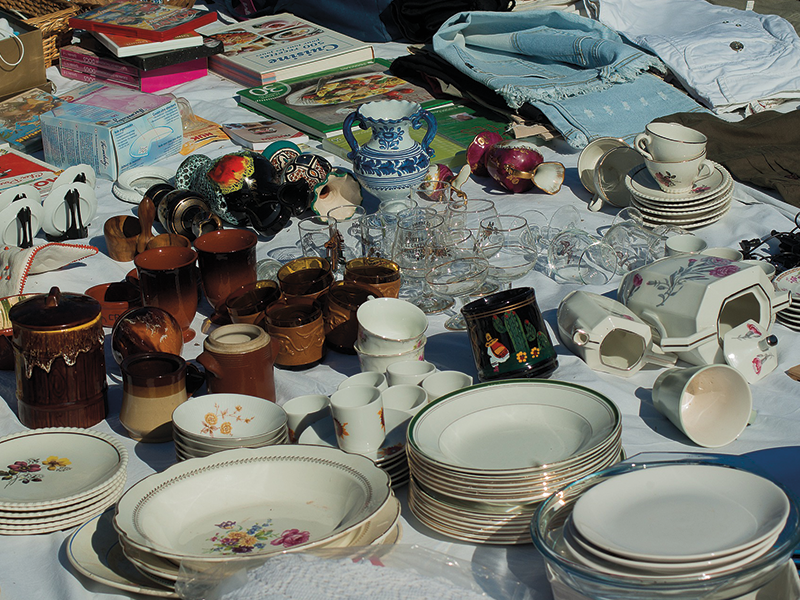 Vide grenier Centre bourg Châlus