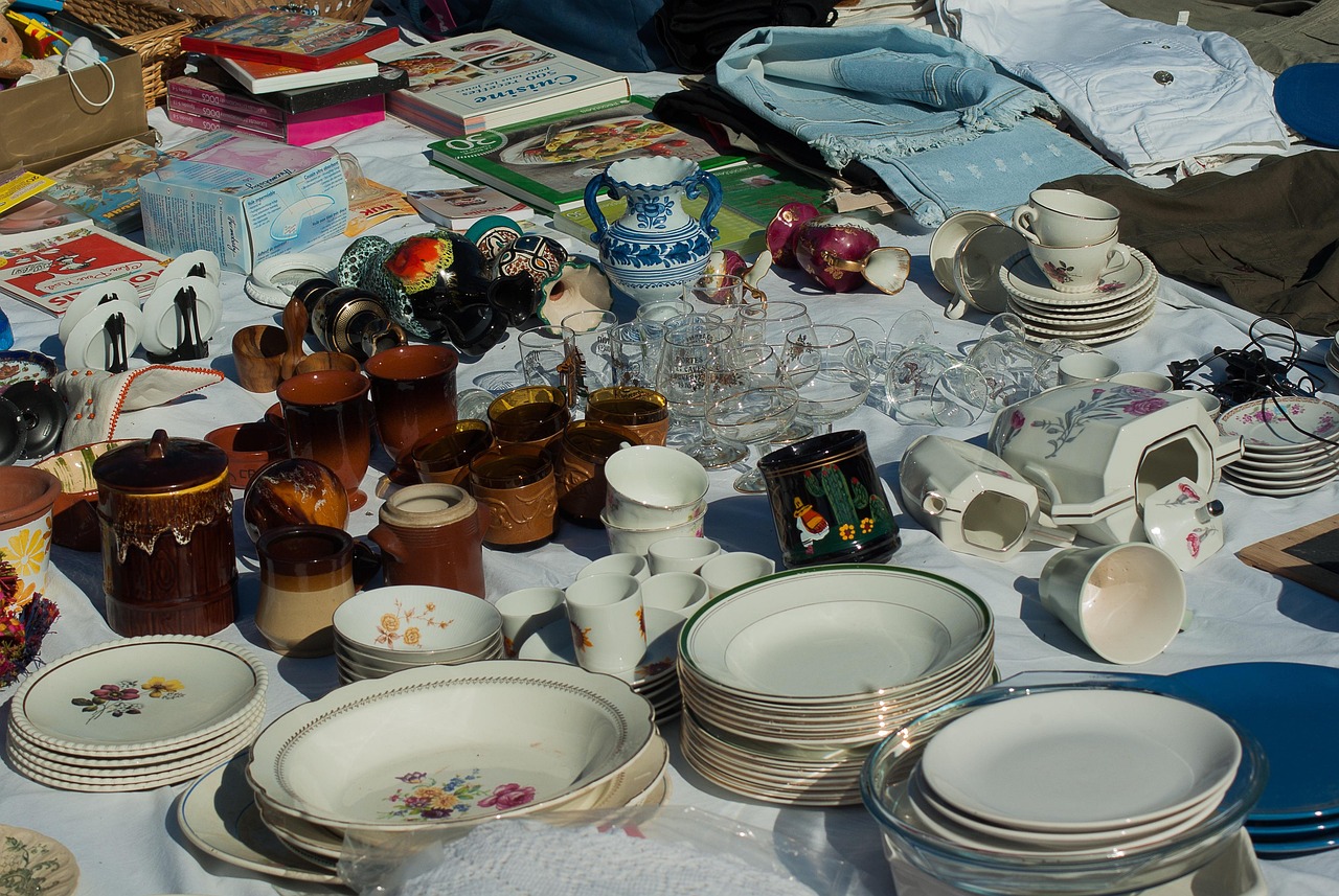 Vide-grenier de la fête de Frayssinet-le-Gélat Place de l'école Frayssinet-le-Gélat 2026-08-23