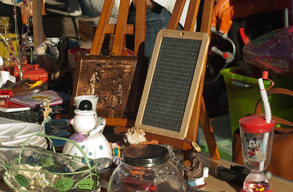 Vide-grenier Port-de-Couze Lalinde