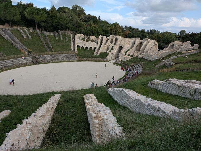 Visite commentée : dans les pas des bâtisseurs, Arènes gallo-romaines, Saintes