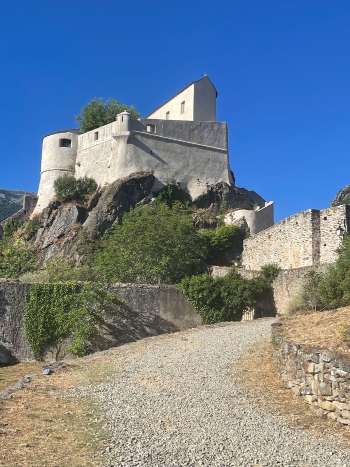 Visite commentée de la citadelle de Corti restaurée, Musée de la Corse, Corte