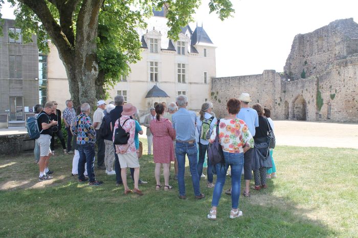 Visite commentée de la forteresse, Château de Sainte-Suzanne – Centre d’interprétation de l’Architecture et du Patrimoine, Sainte-Suzanne-et-Chammes