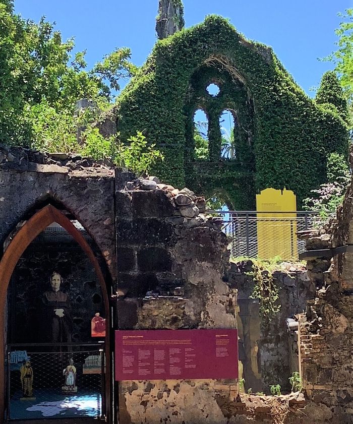 Visite commentée du mémorial aux affranchis et aux engagés du domaine de Bel-Air Mémorial aux affranchis et engagés du domaine de Bel-Air Sainte-Suzanne