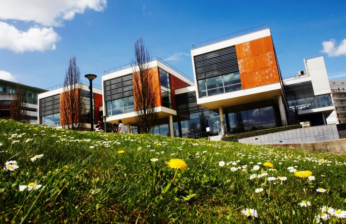 Visite de la Bibliothèque Universitaire de Guyancourt, Bibliothèque universitaire de Saint-Quentin-en-Yvelines, Guyancourt