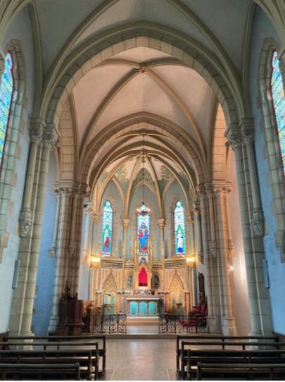 Visite de la chapelle de l&rsquo;ancien pensionnat de Saint-Laurent-en-Brionnais, Ancien pensionnat de Saint-Laurent-en-Brionnais, Saint-Laurent-en-Brionnais