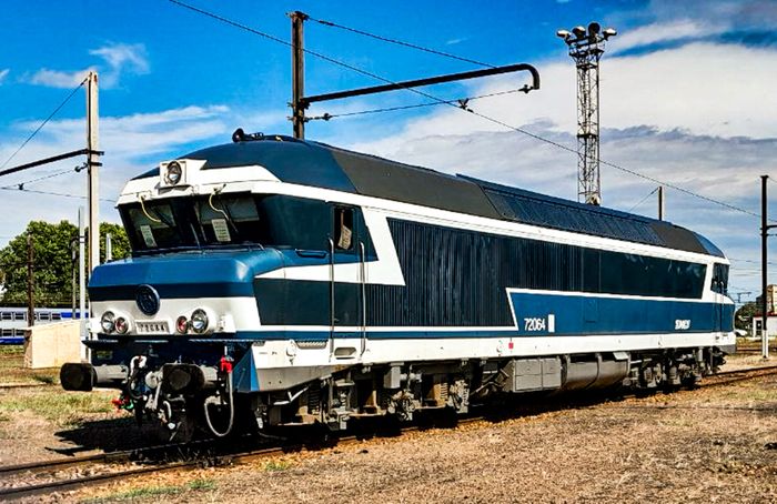 Visite de la locomotive diesel CC-72064 et accès à la cabine de conduite, Gare de Laroche-Migennes, Migennes