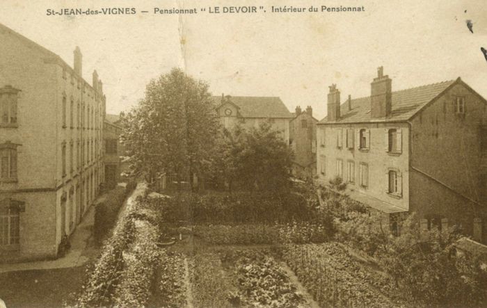 Visite de l&rsquo;établissement scolaire Le Devoir (collège Saint-Charles) par les élèves et leurs professeurs, Collège Saint-Charles, site Le Devoir, Chalon-sur-Saône