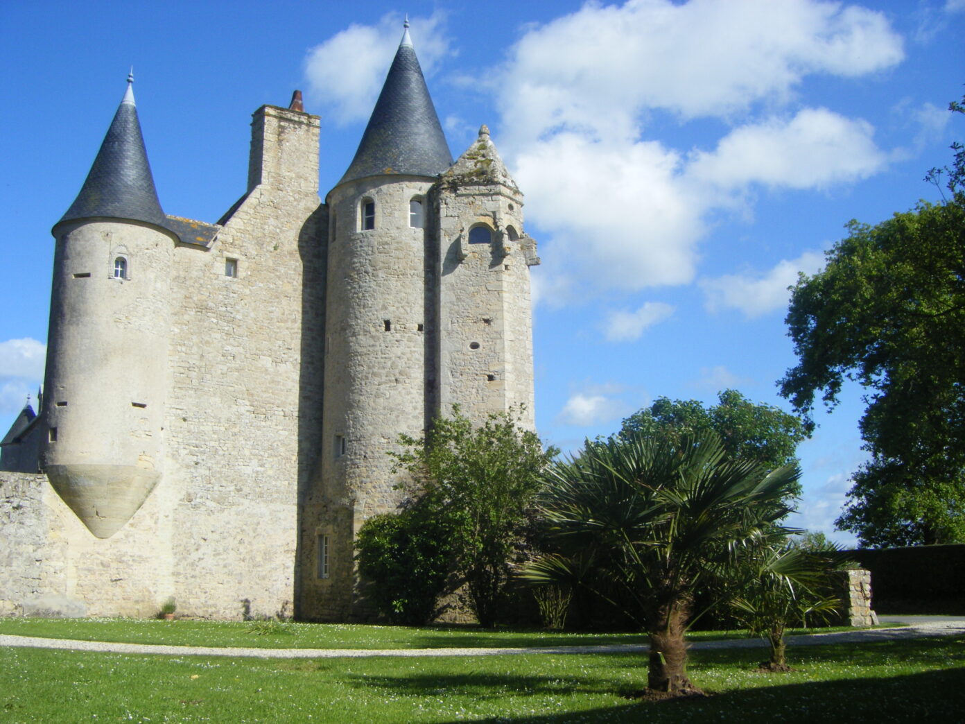 Visite des extérieurs du manoir du Vaumicel rue du Vaumicel Vierville-sur-Mer