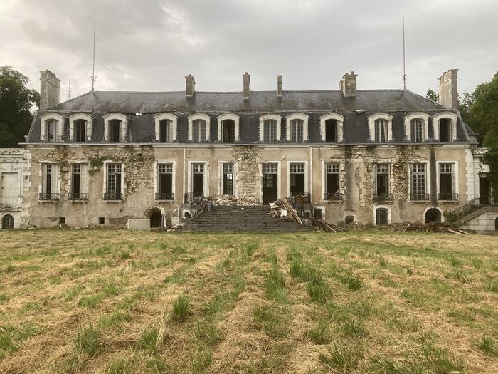 Visite du château de Serrigny, Château de Serrigny, Serrigny