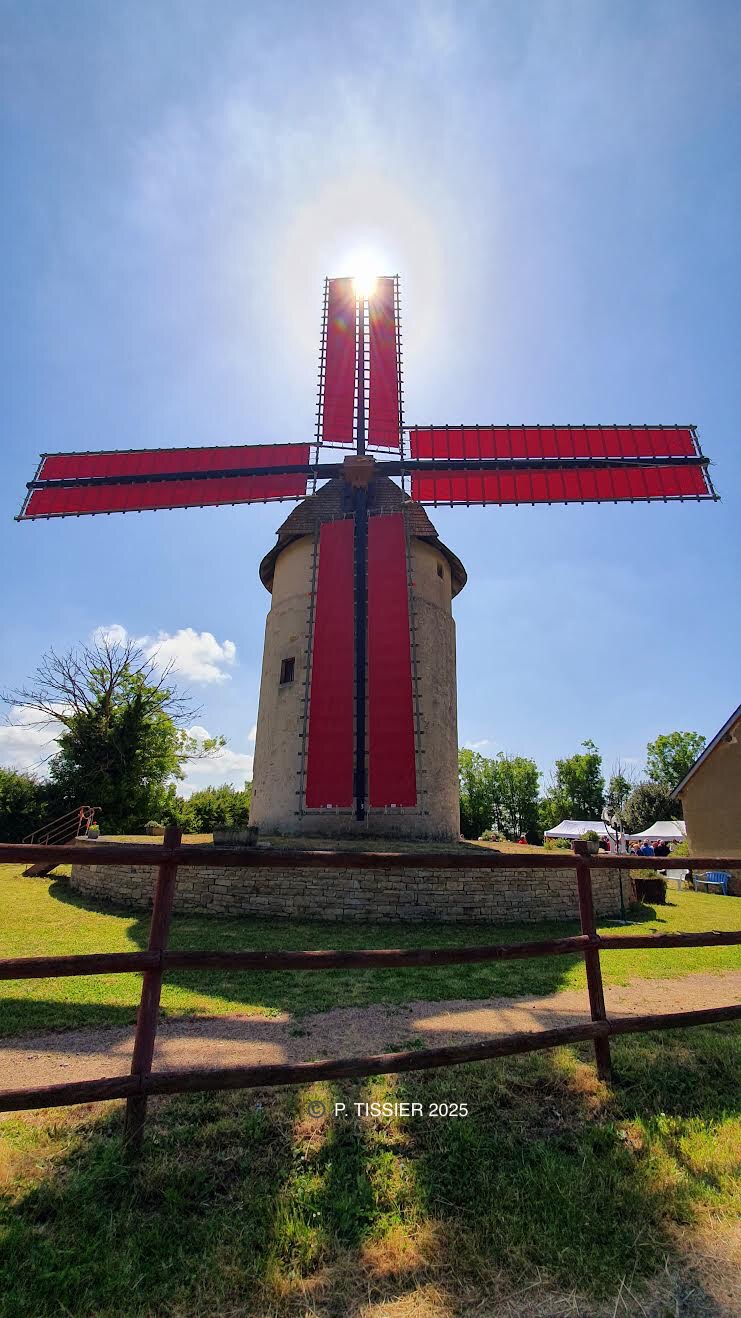 Visite du moulin à vent Les éventées Moulin les éventées Saint-Pierre-le-Moûtier