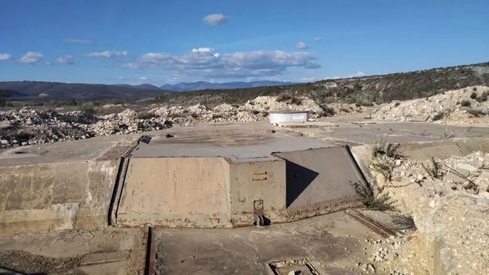 Visite d'une Zone de Lancement de missile du Plateau d’Albion Zone de Lancement de missile Nucléaire SSBS Simiane-la-Rotonde
