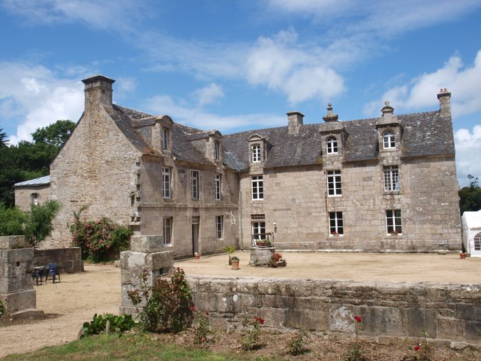 Visite extérieure – Château de Kermenguy et colombier, Château de Kermenguy, Cléder