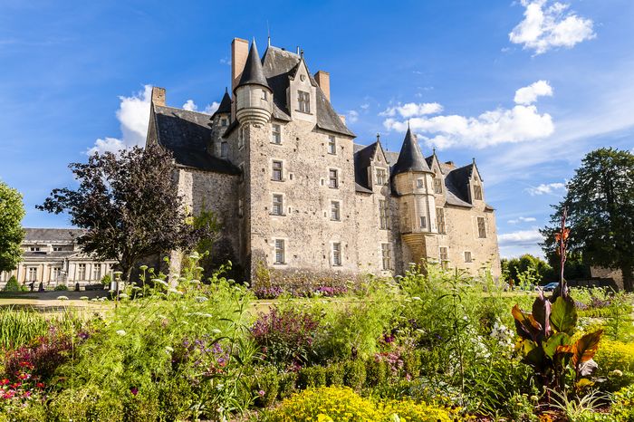 Visite extérieure du château de Baugé, Château de Baugé, Baugé