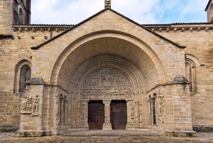 Visite guidée, Abbatiale Saint-Pierre, Beaulieu-sur-Dordogne