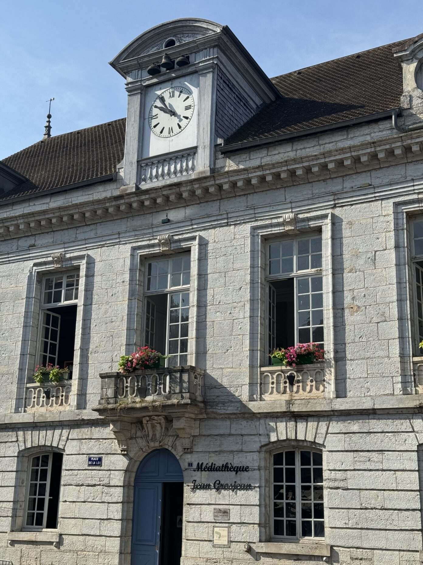 Visite guidée de la Médiathèque Jean Grosjean. Médiathèque Jean Grosjean Baume-les-Dames