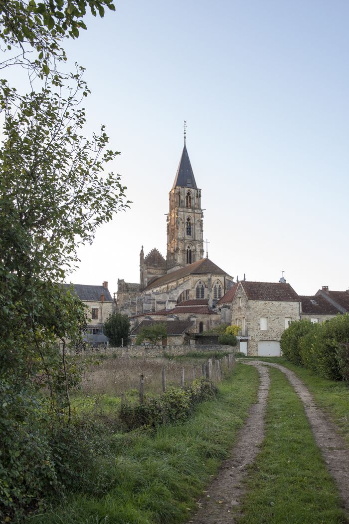 Visite guidée des églises Saint-Pierre et Notre-Dame de Saint-Père, Église Notre-Dame, Saint-Père