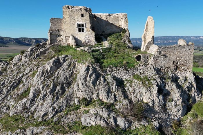 Visite guidée du Castellas de Roquemartine et animations médiévales, Castellas de Roquemartine, Eyguières