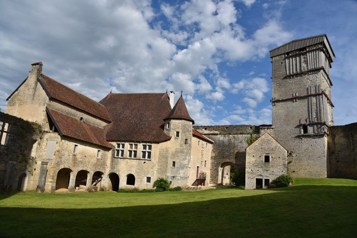 Visite guidée du château fort, Château médiéval d’Oricourt, Oricourt
