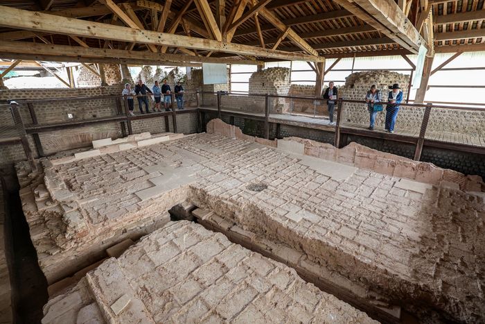 Visite guidée : du sol au plafond, la construction des thermes, Cassinomagus parc archéologique, Chassenon