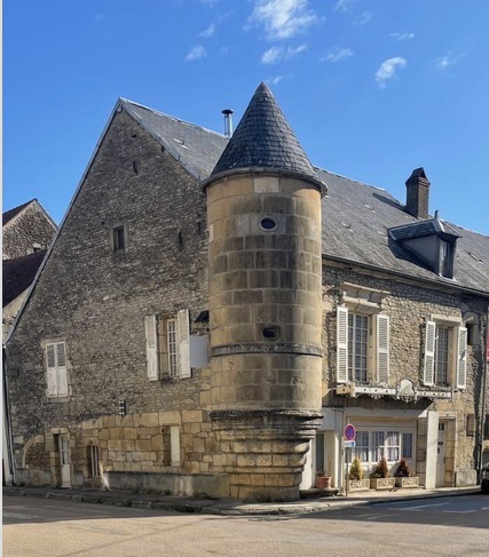Visite guidée du village de L’Isle-sur-Serein, Village de L’Isle-sur-Serein, L’Isle-sur-Serein