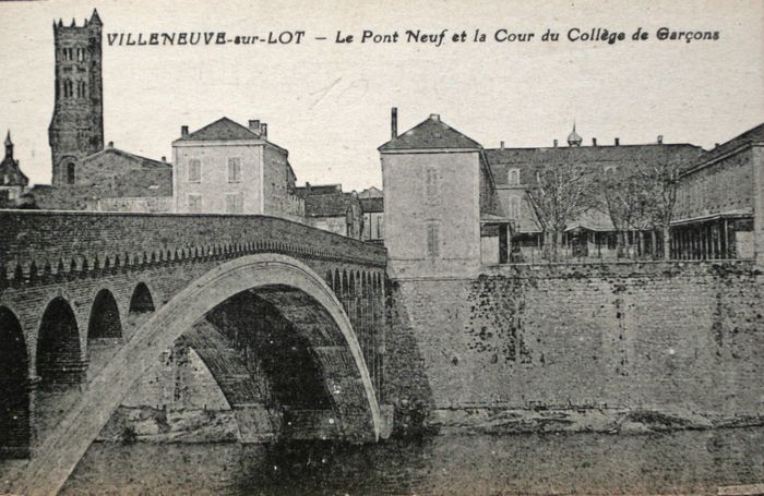Visite « Les disparus » de Villeneuve, Place Lafayette, Villeneuve-sur-Lot