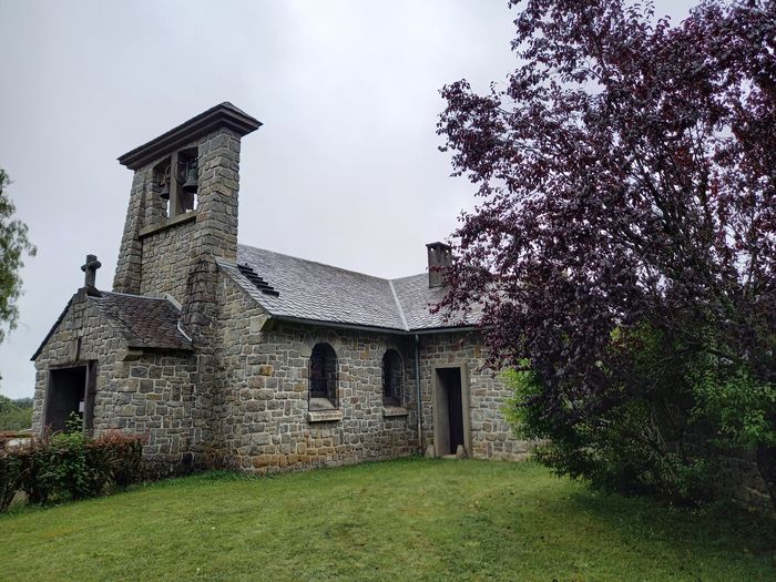 Visite libre de la chapelle du bourg, Église de la Sainte Trinité de Confolent-Port-Dieu,