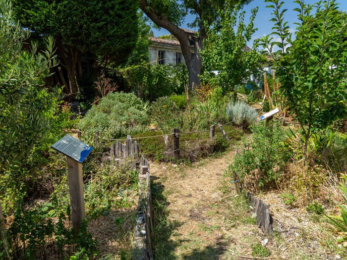 Visite libre du jardin d’Utopies et rencontre avec les jardiniers de La Boussole, Musée national de la Marine – Ancienne école de médecine navale, Rochefort