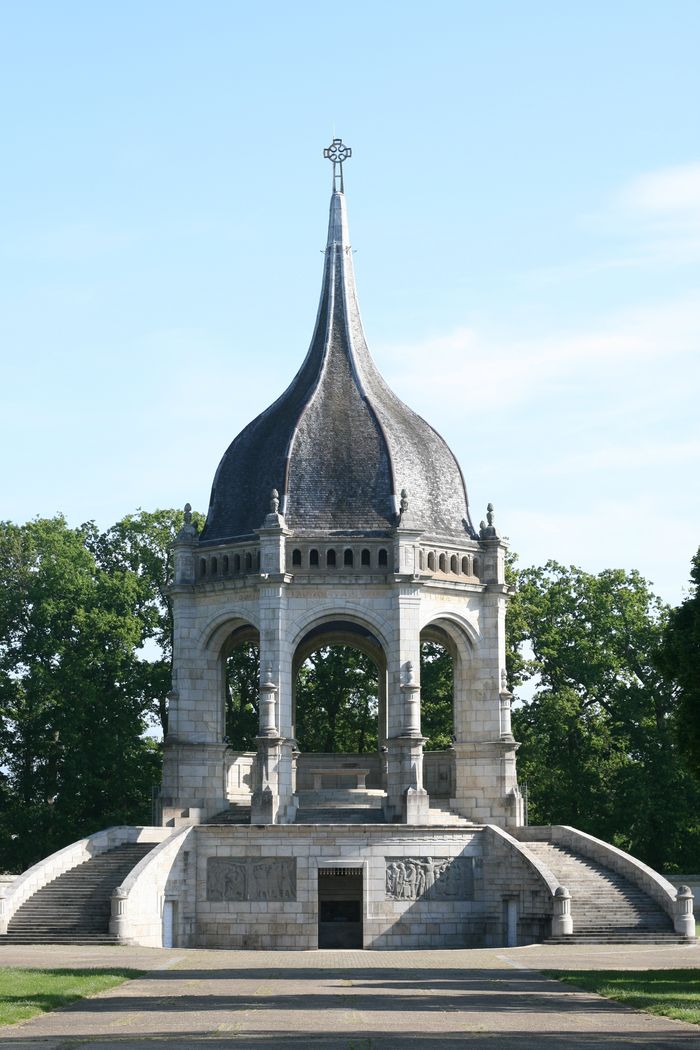 Visites du Mémorial de Sainte-Anne-d‘Auray, Mémorial des Bretons morts pour la France, Sainte-Anne-d’Auray