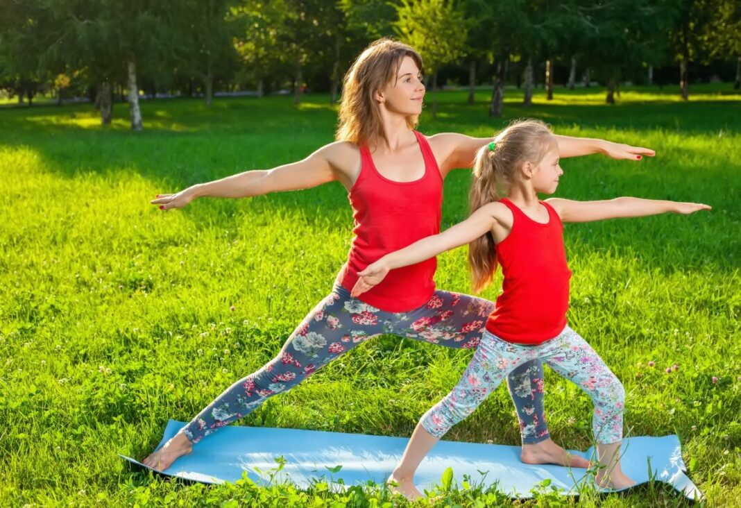 Yoga duo parent / enfant à la ferme Route de Bugan Montcléra