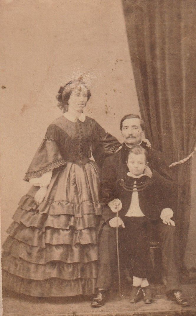 200 ans de la photographie : Du sténopé à l&rsquo;appareil photo numérique, Ecole de Saint-Ange, Peyrins