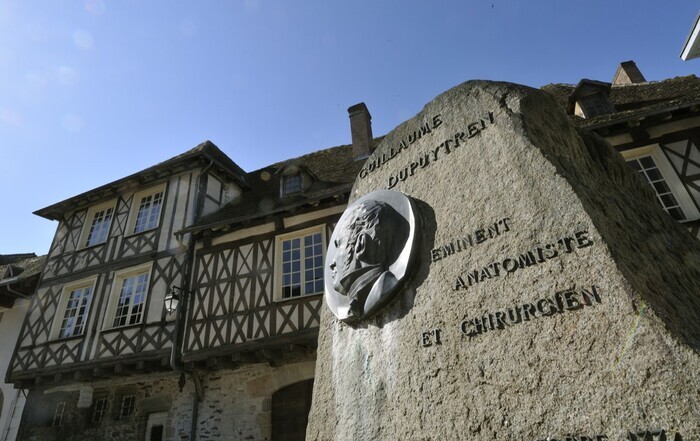 À la découverte de la commune de Pierre-Buffière, Place du 8 mai 1945, Pierre-Buffière