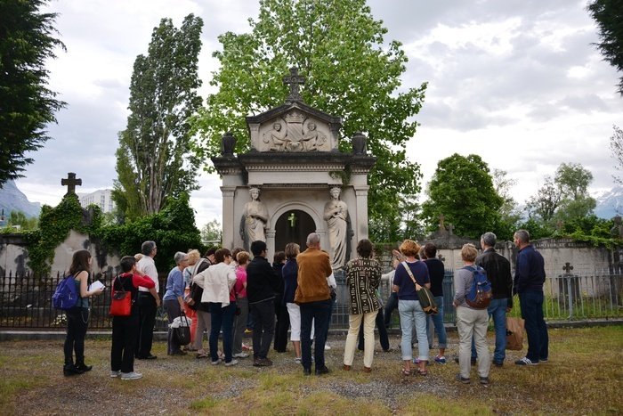 À la découverte du cimetière Saint-Roch : histoires de vies et mémoire de pierre, par Monique Bonvallet, Cimetière Saint-Roch de Grenoble, Grenoble
