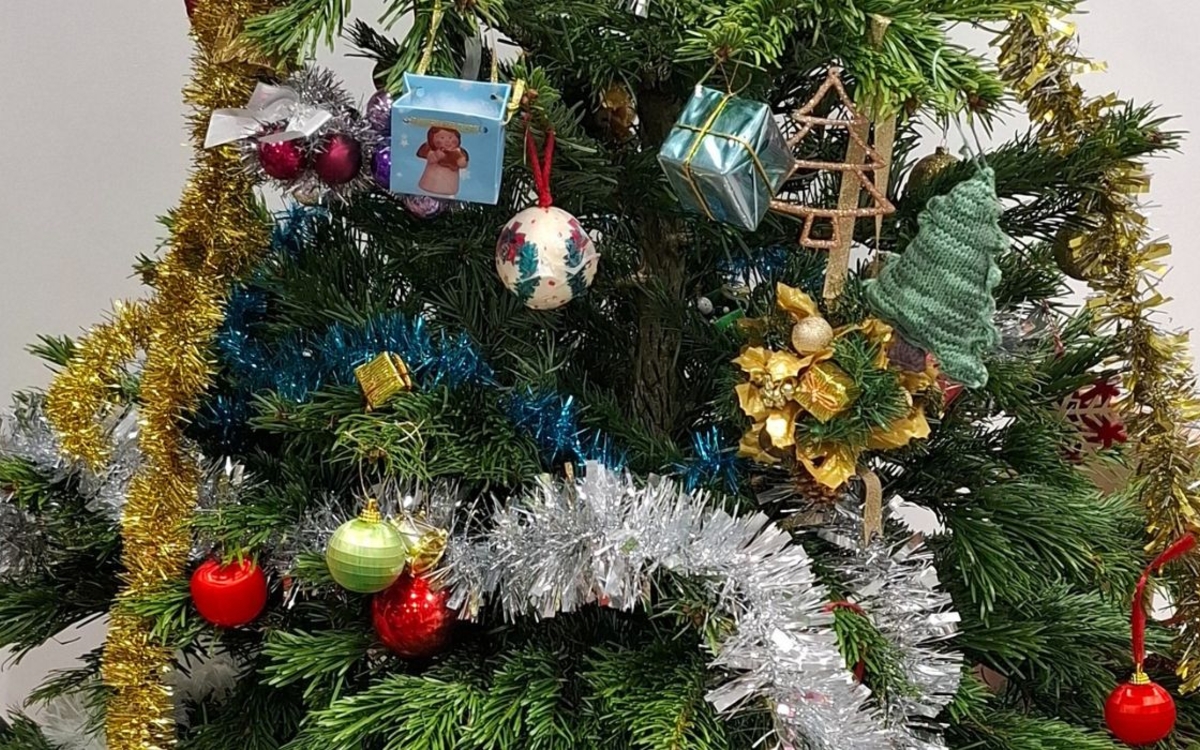 Atelier décoration de sapin Bibliothèque Georges Brassens Paris