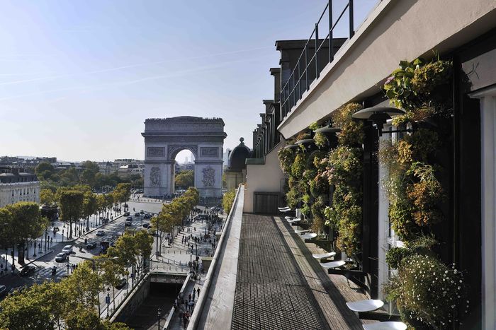 Au sommet des Champs-Élysées, Maison du Danemark, Paris