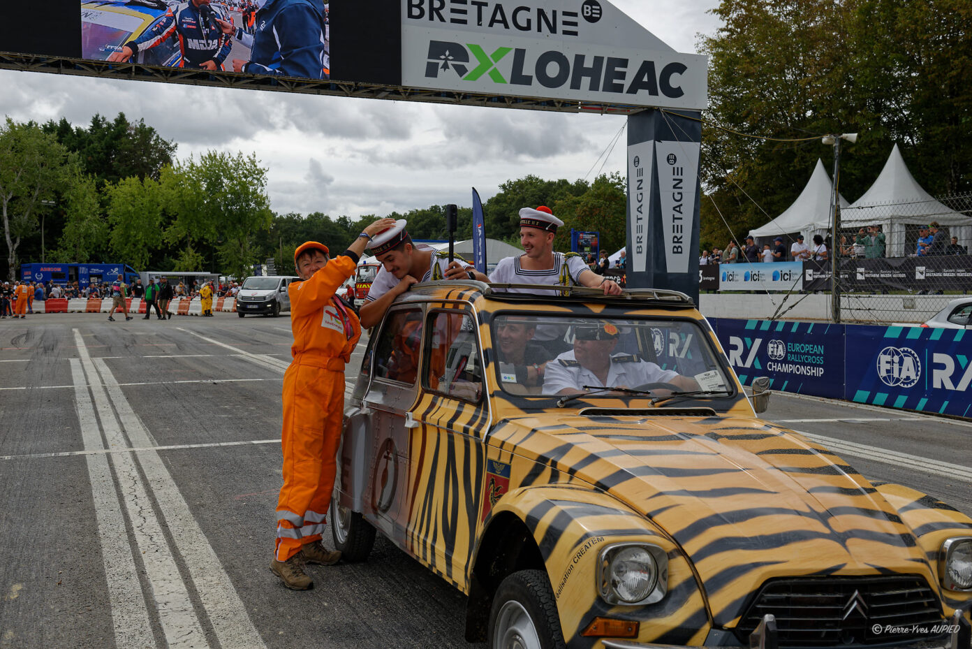 Parade sur le circuit du Rallycross de Loheac 2026