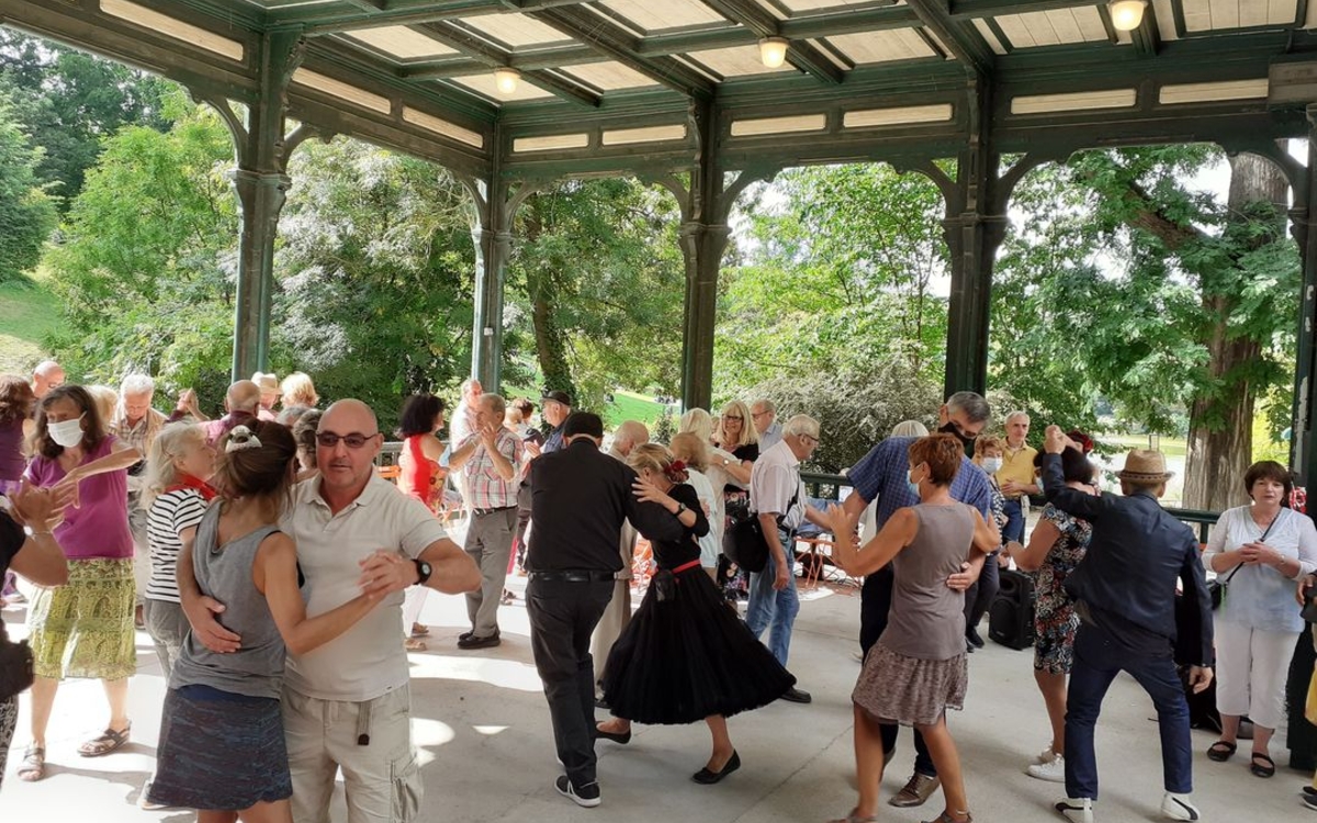 Bal musette au kiosque Montsouris Parc Montsouris Paris