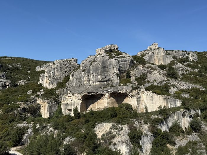 Balade commentée à la découverte des carrières de pierre de Calissanne, Château Calissanne, Lançon-Provence